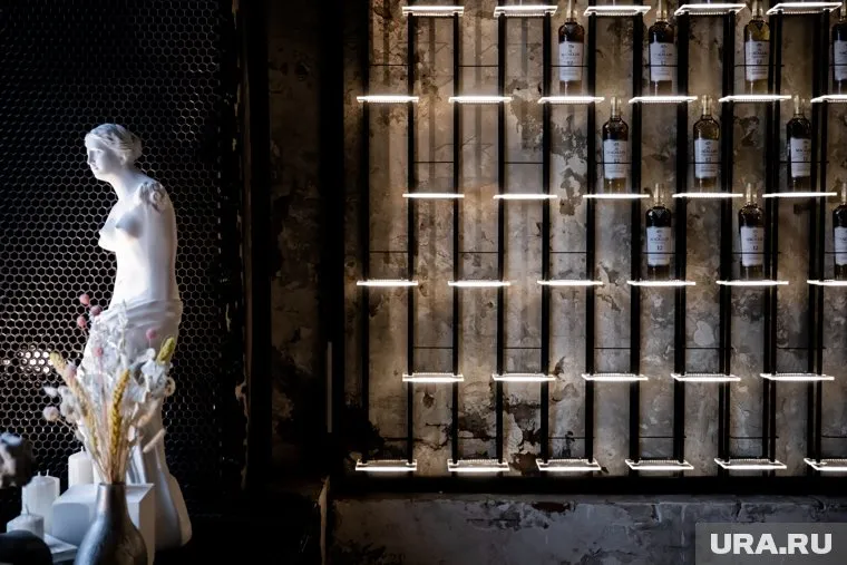 В Сургуте выставили на продажу коллекцию статуэток в стиле ню (архивное фото)