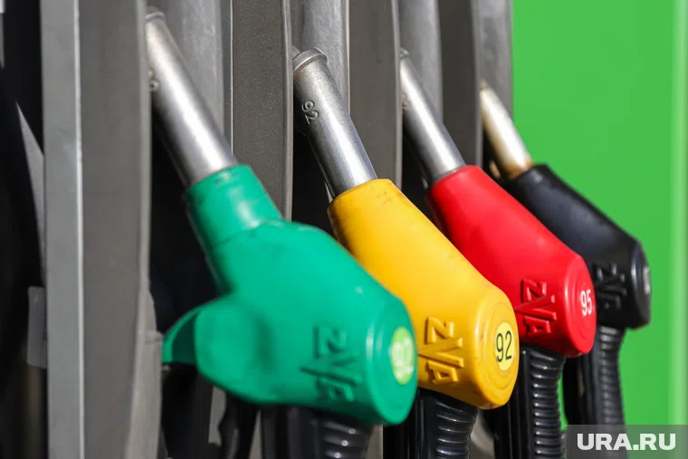 Стоимость литра бензина уменьшилась на 0,2% до 65,34 руб.