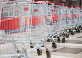 В Перми на месяц закрыли опасный продуктовый магазин