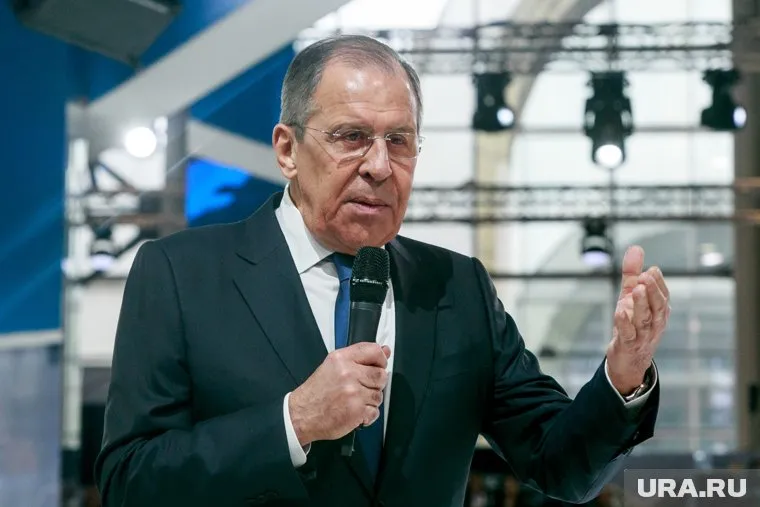 Сергей Лавров считает неприемлемым правило о запрете президенту РФ Владимиру Путину посещать спортивные соревнования