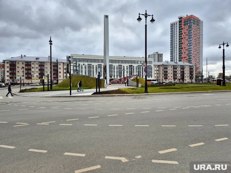 Стела стоит на площади с 2023 года