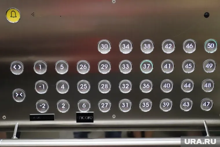 В мэрии Кургана вновь заработал лифт для чиновников и депутатов