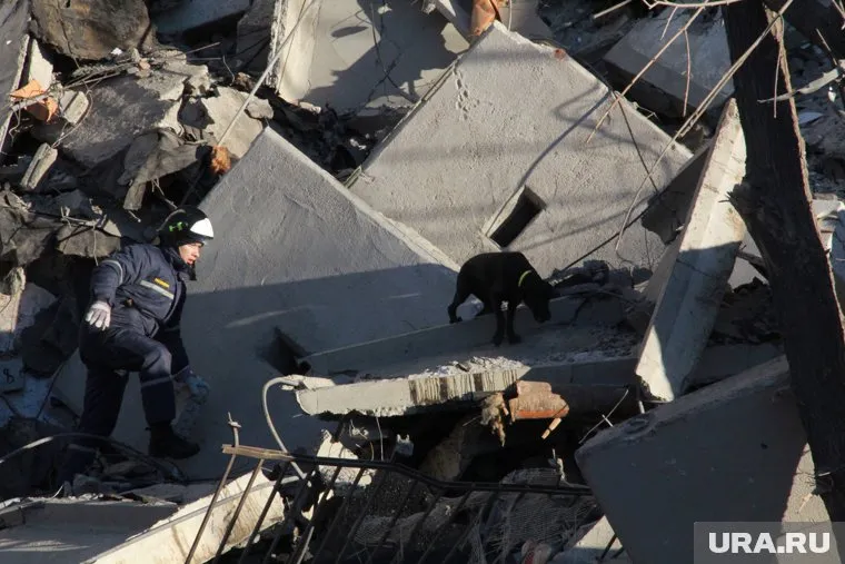 После взрыва газа погибли женщина и ребенок, еще двое человек остались под завалами