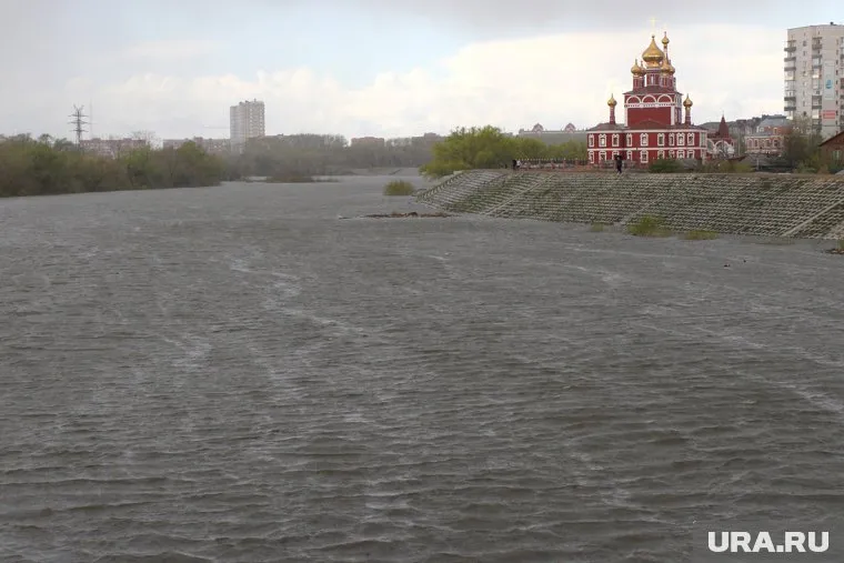 В Кургане резко вырос уровень воды в Тоболе