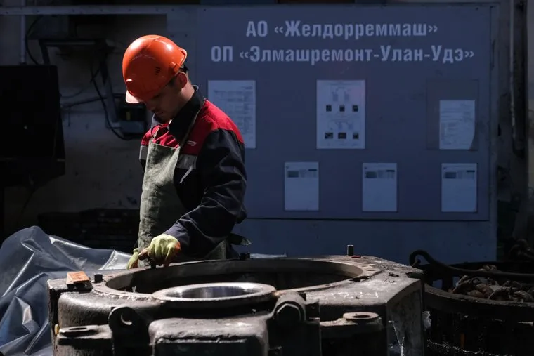 Улан-удэнский локомотивный завод. Улан-Удэ.