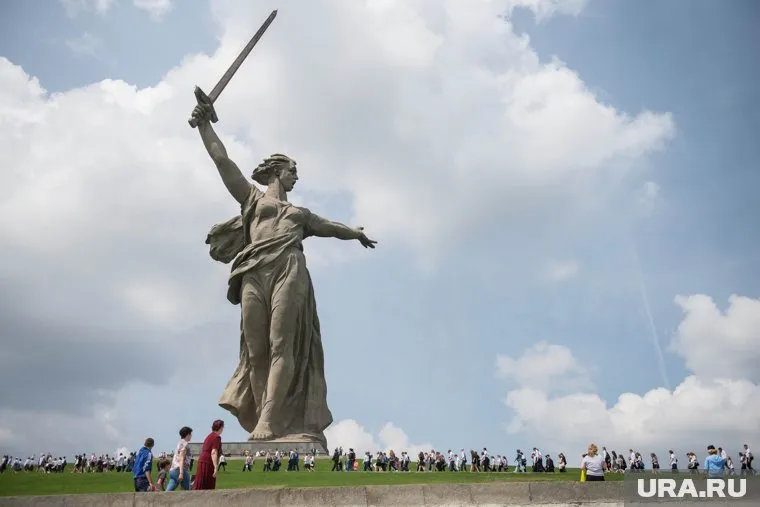 Перед экскурсией всем участникам разъяснили меры безопасности