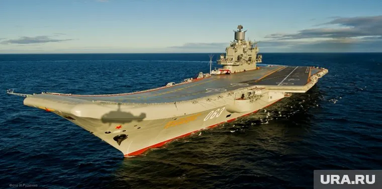 Авианосец все еще состоит на вооружении
