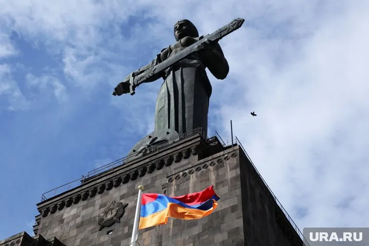 В Армении хотят объявить импичмент Николу Пашиняну