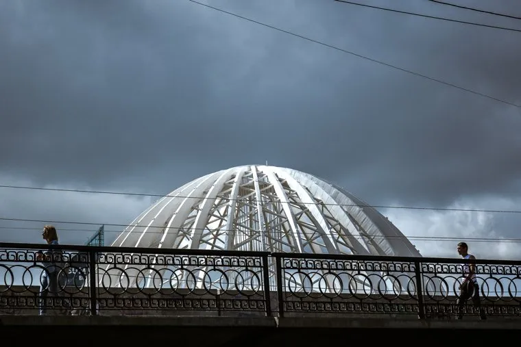 Участок набережной между улицами Куйбышева и Малышева. Екатеринбург
