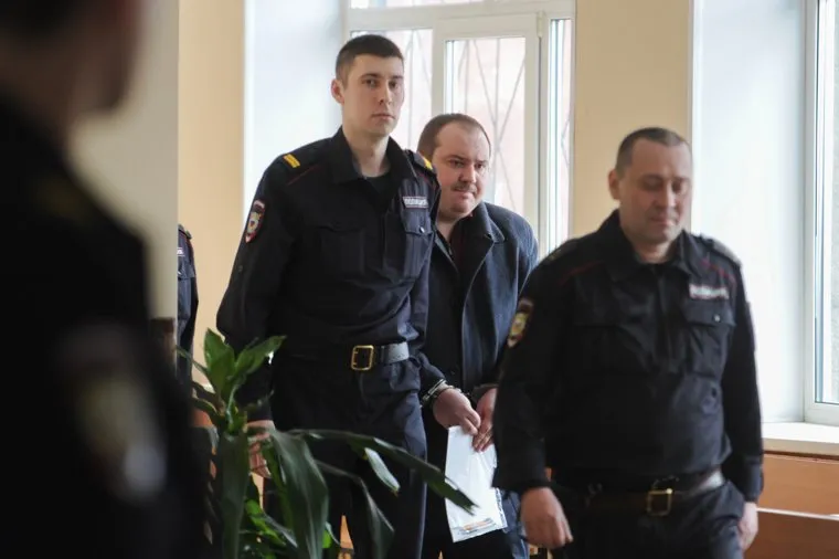 Избрание меры пресечения Александру Есипову, бывшему заместителю начальника Курчатовского следственного отдела, в Центральном суде. Челябинск, есипов александр