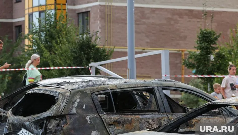 В Севастополе взорвался внедорожник