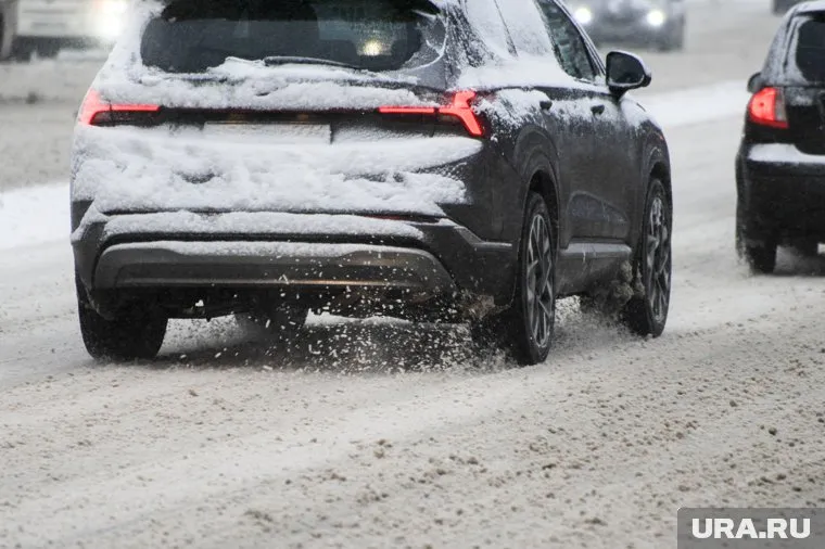 Спящих в машинах водителей будят с помощью громкоговорителей