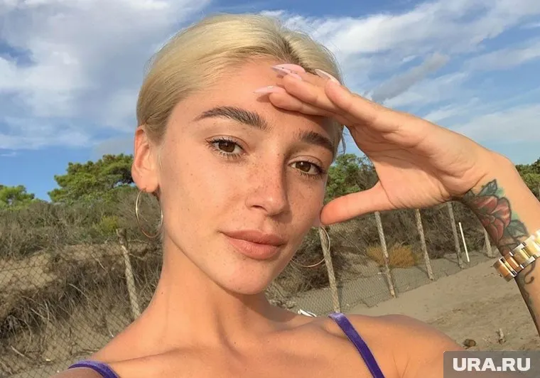 Анастасия Ивлеева заявила «полуголый» дресс-код на своей вечеринке в московском клубе