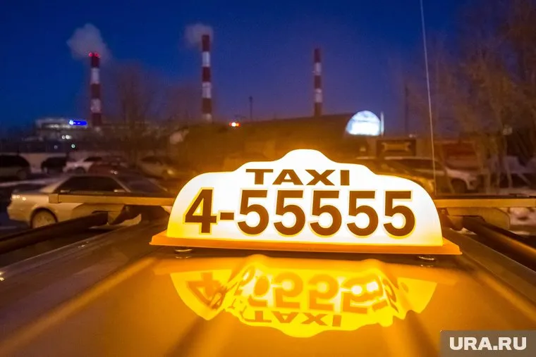 Мужчина вызвал полицию и дождался, пока они вынесут все имущество