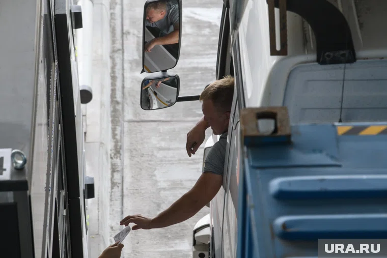 Дальнобойщики в Челябинской области зарабатывают более 190 тысяч рублей