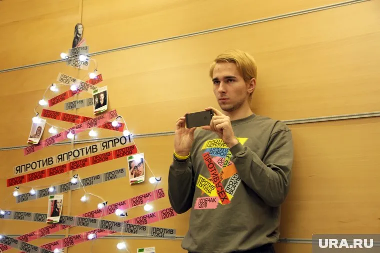 Фирменные свитшоты — единственная выгода, которую имеют волонтеры, отметил руководитель штаба