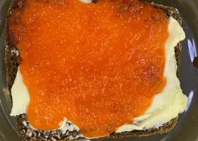 Челябинцам рассказали, сколько стоит красная икра накануне праздников