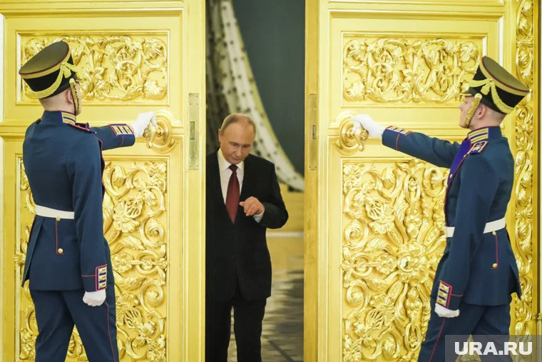 Президент Владимир Путин оперативно собрал Совбез на фоне заявлений Дональда Трампа о "российской угрозе" Гренландии