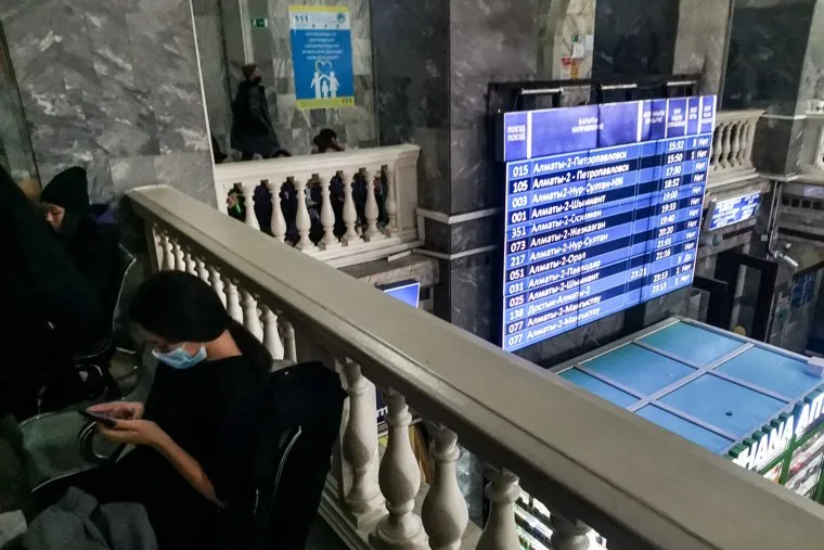 Обстановка в Алма-Ате после погромов. Алма-Ата, Казахстан