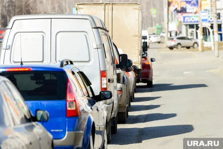 На трассе образовалась 12-километровая пробка