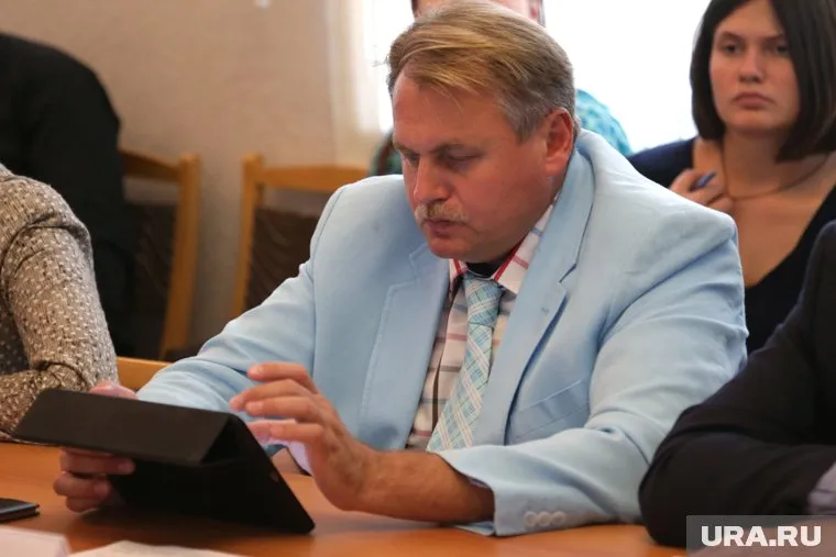 Депутаты предложили лишить Юрия Уткина полномочий