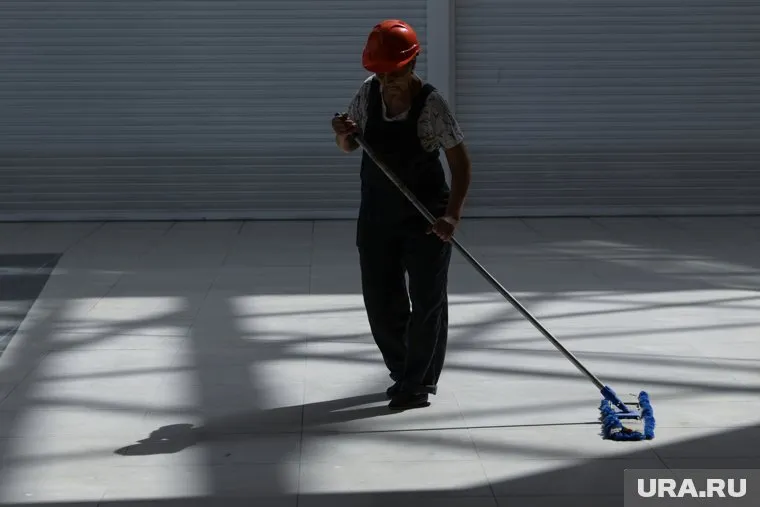 Женщин на газовом промысле немного, и все они стараются создать свой уют на вахте  