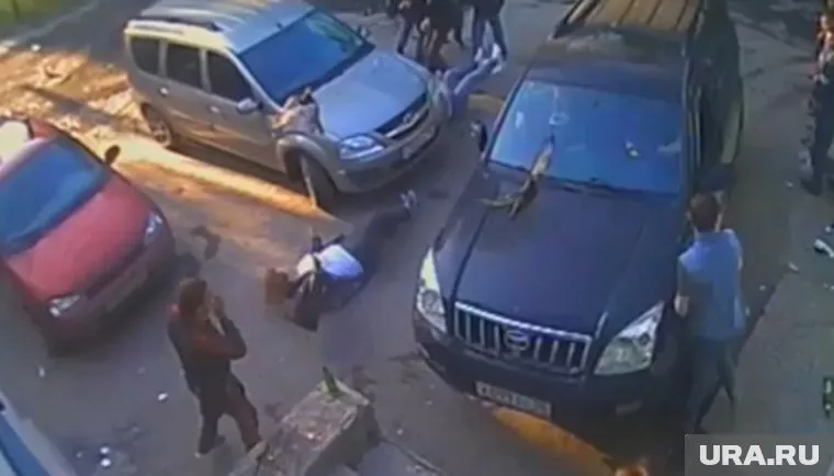 Очевидцы утверждают, что водитель специально наехал на людей