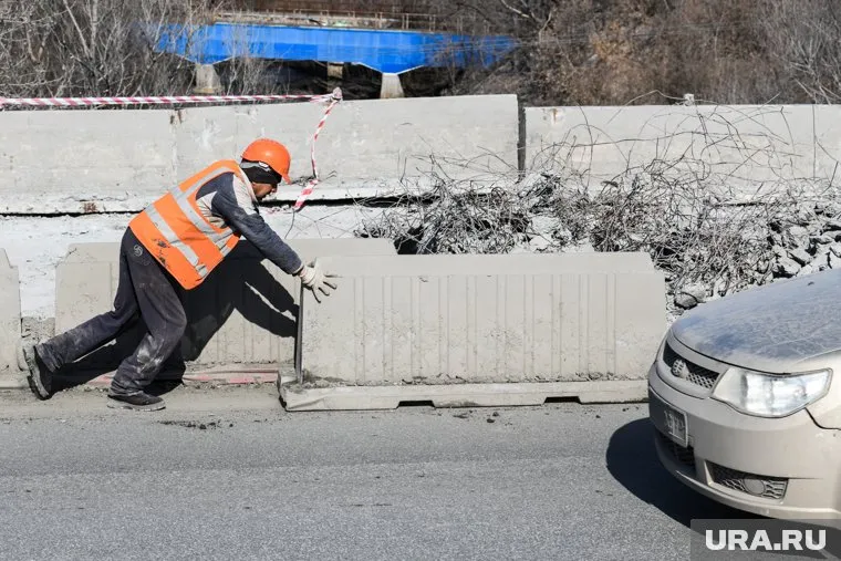 Перекрытие связано с аварийным состоянием моста