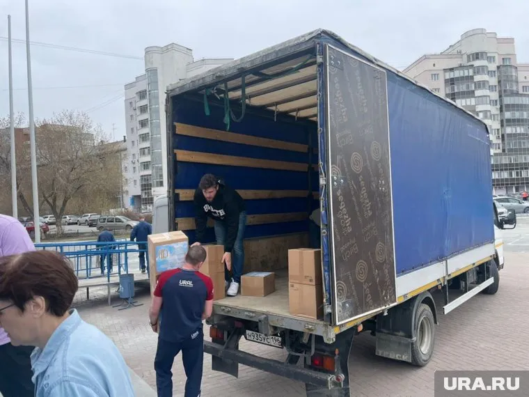 Пострадавшим от пожара сосьвинцам отправили из Екатеринбурга еду, воду и электрические плитки