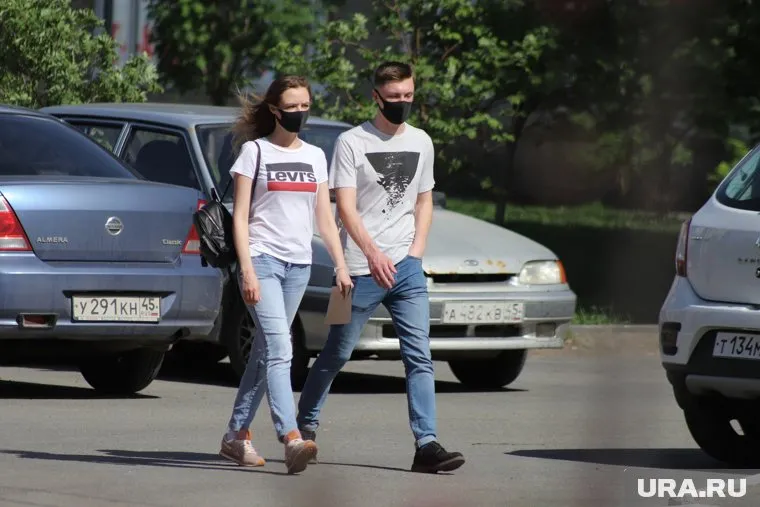 Большая часть регионов России приступила к снятию ограничений по коронавирусу