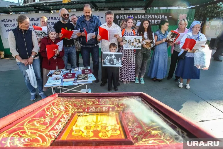 Они осудили и поддержали его