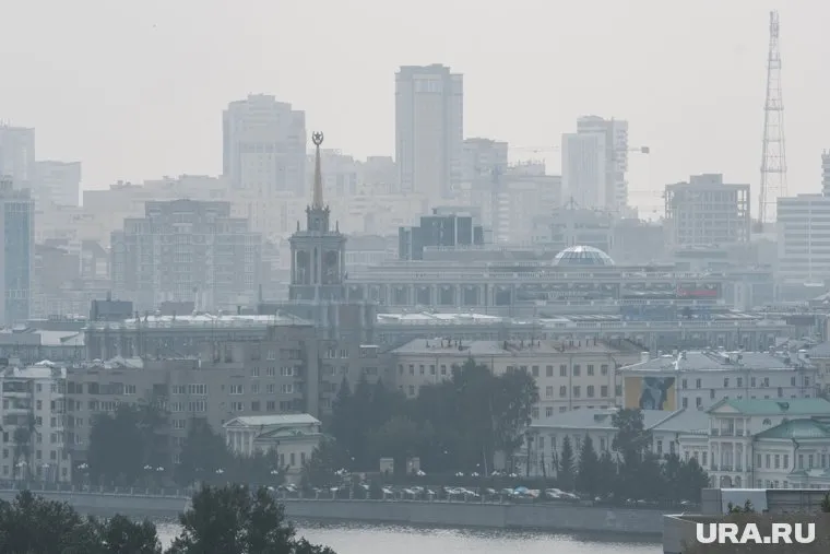 В Екатеринбурге в самые жаркие дни установится смог