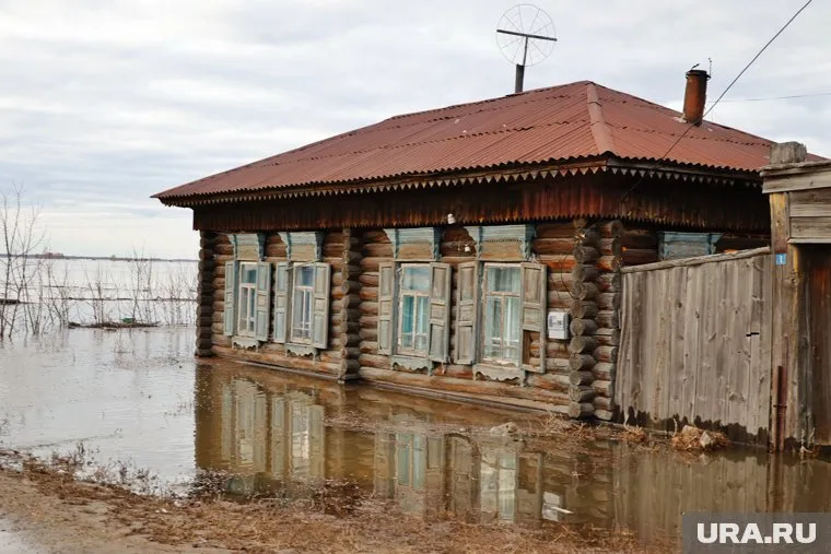 Курганцы сушат дома ветром, опилками и печками