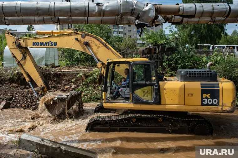 Уровень воды продолжает снижаться после повреждения Каховской ГЭС