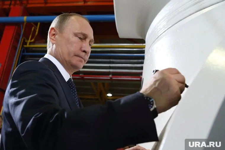 Владимир Путин будет принимать поздравления весь день