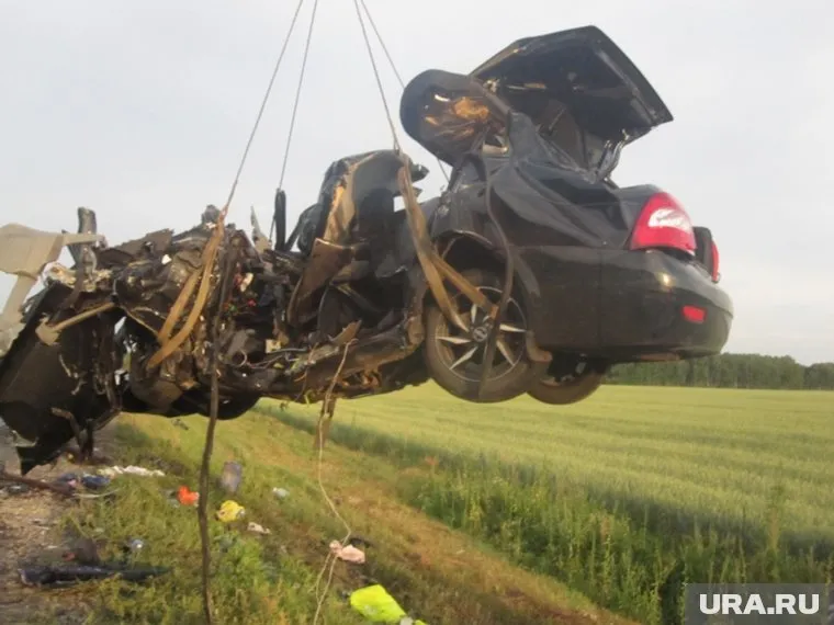 Все пассажиры и водитель легковушки погибли на месте