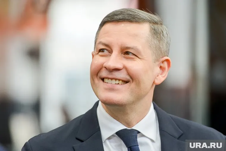 Глава Миасса Егор Ковальчук миасцам фейерверк