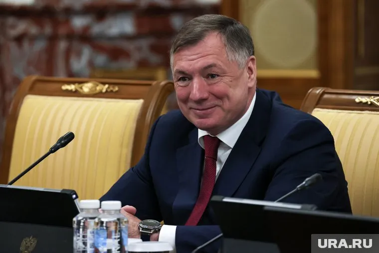 Марат Хуснуллин вручил почетную награду за дороги команде ЯНАО (архивное фото)