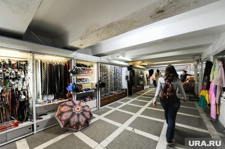 Пока подземные переходы разрушались, коммерсанты исправно получали прибыль