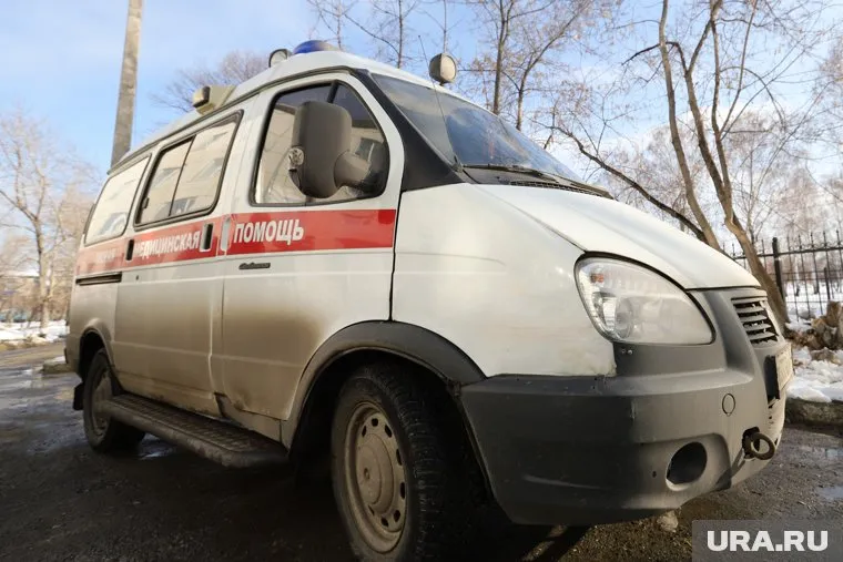 Утром 5 ноября в Пермском крае скорая помощь столкнулась с грузовиком