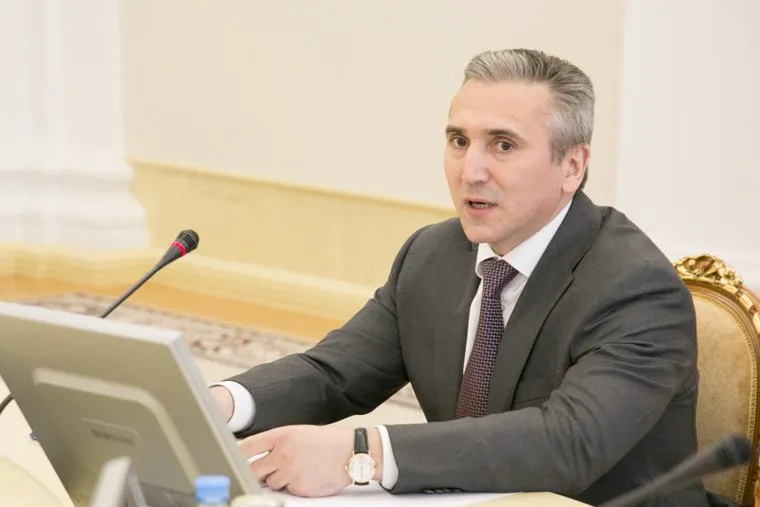 Торжественное вручение паспортов Александром Моором, вручение государственных наград. Тюмень, моор александр