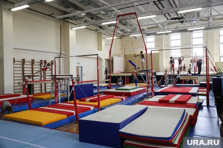 Директор развелась с мужем и устроила его к себе на работу