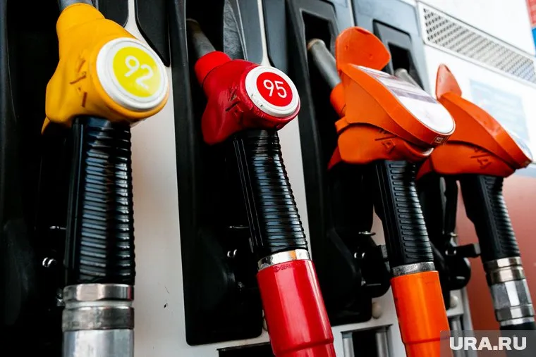 Бензин приближается к отметке 60 рублей за литр
