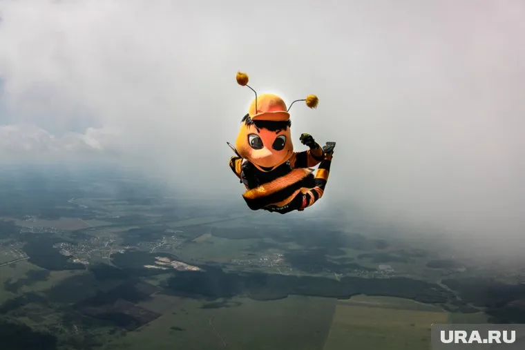 «Шмель» на самолете поднялся на высоту 2000 метров