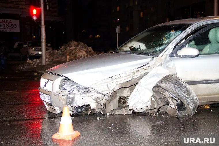 Автомобиль мэра вылетел в кювет с моста (архивный снимок)