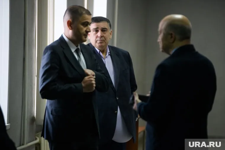 До задержания Шахин Шыхлински был в суде, где поддерживал соотечественников-фигурантов уголовного дела