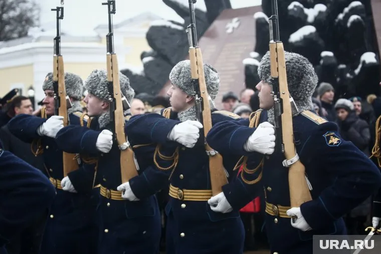 Парад провели для одного ветерана по телевизору