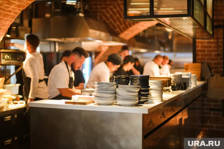 Рестораны предлагают блюда европейской и азиатской кухни