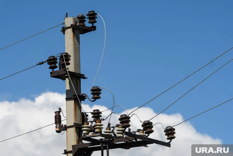 Энергетики занимаются восстановительными работами