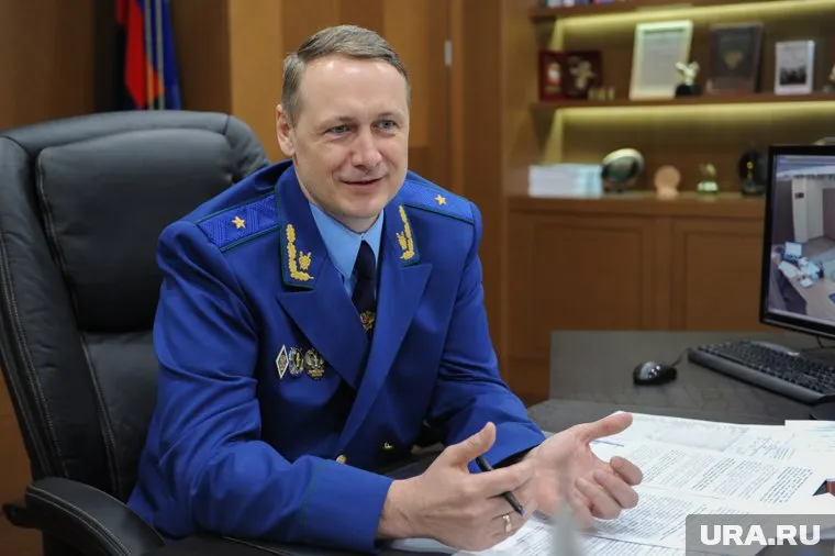 Виталия Лопина попросили продлить отпуск